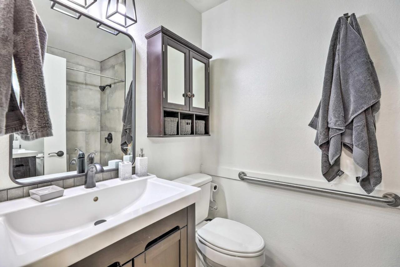 Renovated Chandler Townhome Walk To Downtown Esterno foto
