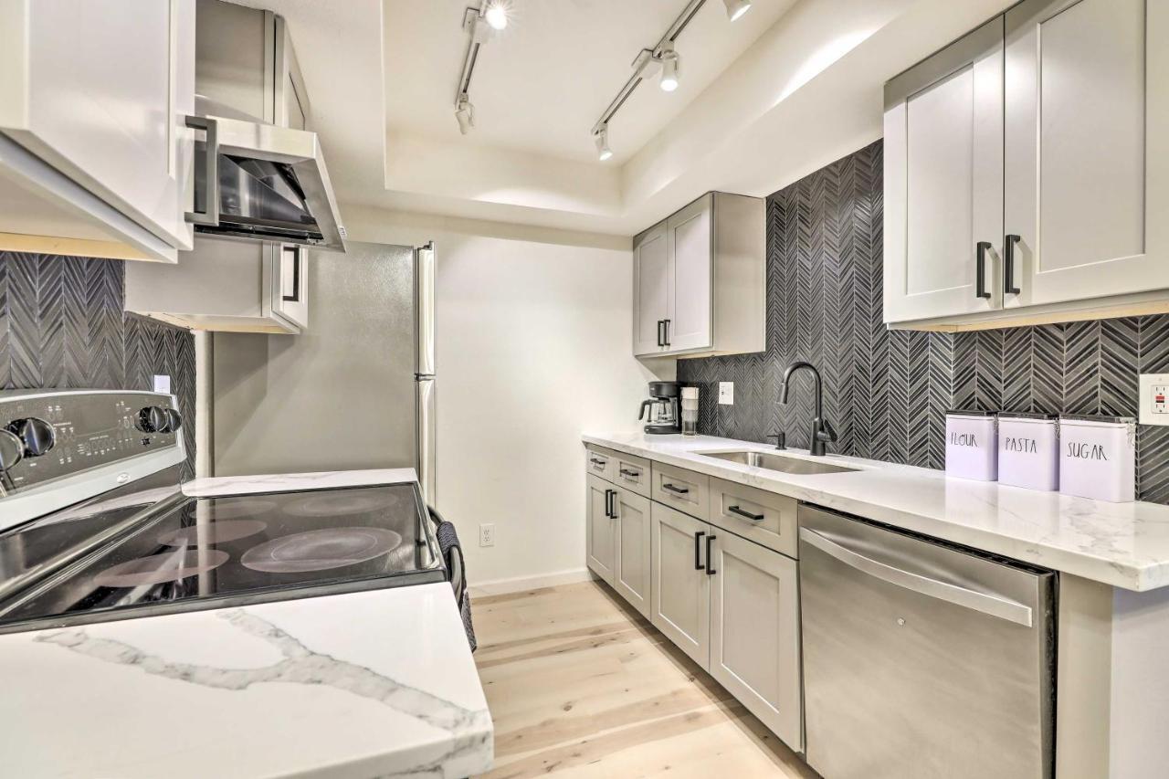 Renovated Chandler Townhome Walk To Downtown Esterno foto